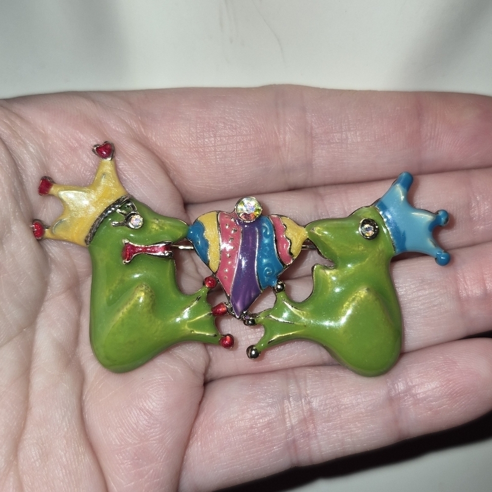 Vintage Signed TC Tanya Creations Prince And Princess Figural Brooch
